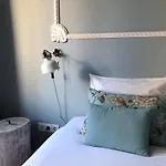 Godinho's House Bed & Breakfast