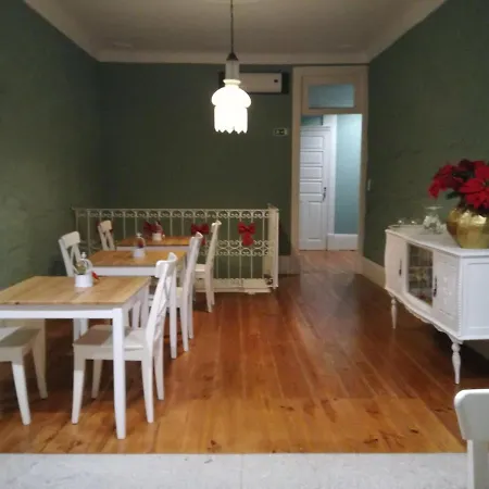 Godinho's House Bed & Breakfast 4*