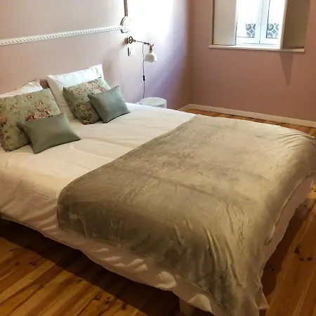 Godinho's House Bed & Breakfast