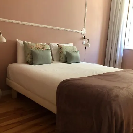 Bed & Breakfast Godinho's House 4*