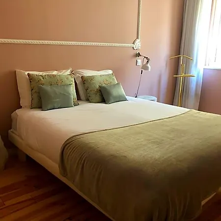 Godinho's House 4*